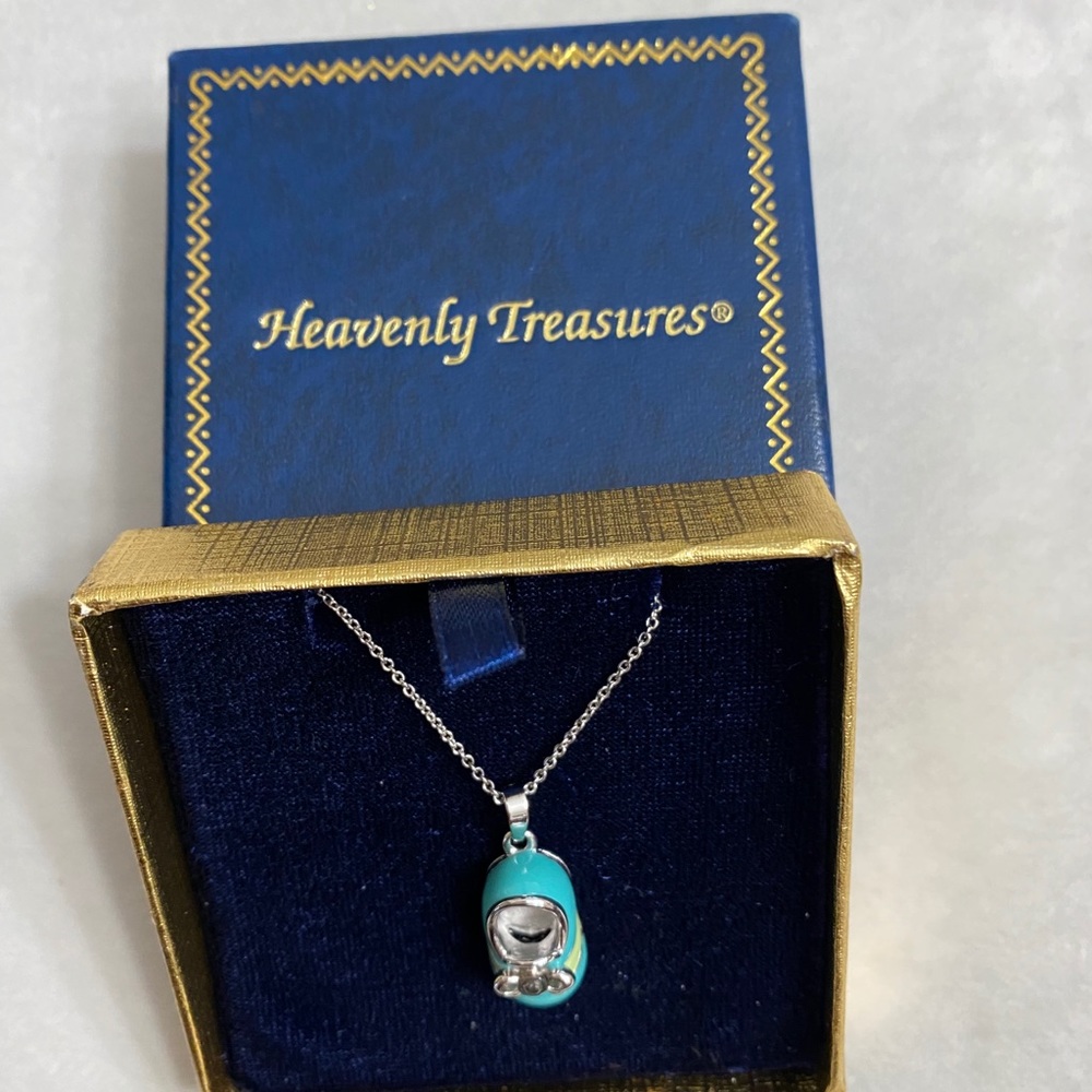 Sterling Silver Necklace w/ baby boy shoe pendant